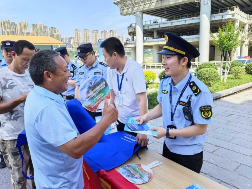 港航海事支队"点线面体"四维发力 加强中心城区水域新兴水上运动综合治理