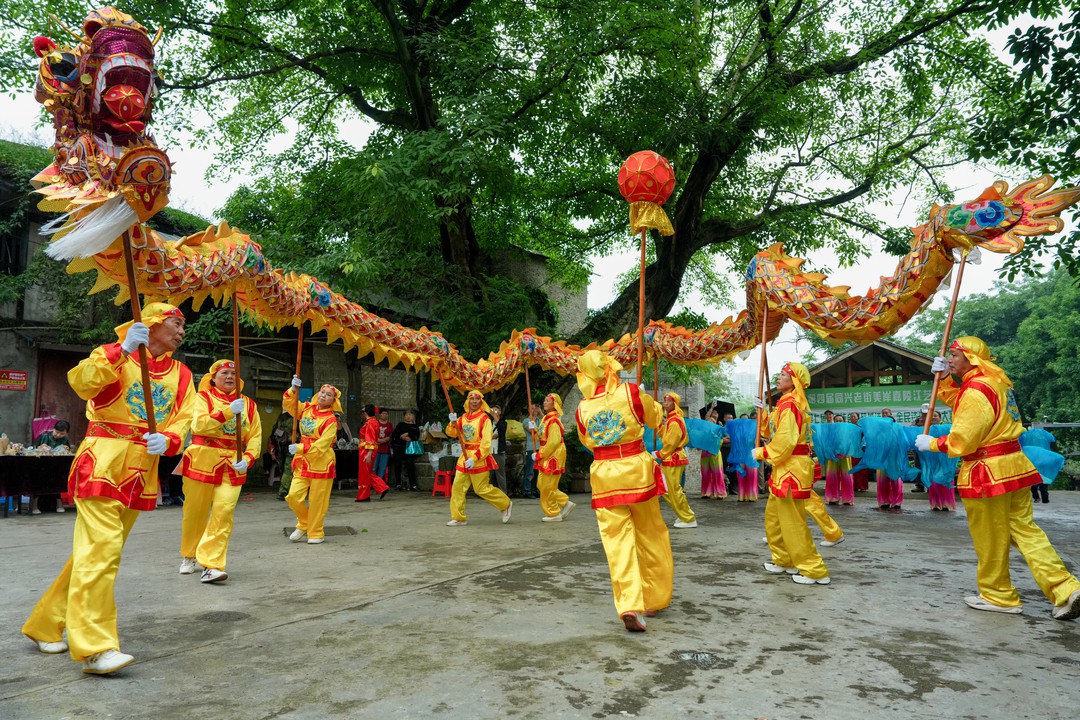 我区举行第七届缙云诗会"碚城诗韵"全民诗歌朗诵大赛暨第四届同兴老街美岸嘉陵江艺术节活动