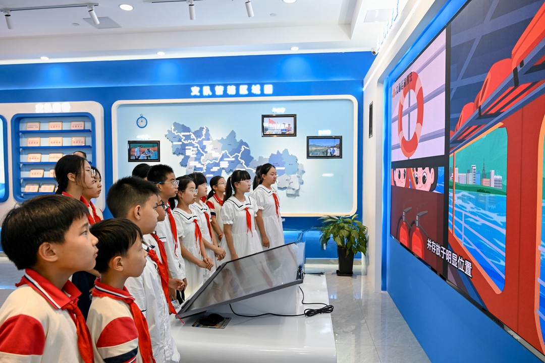 水上安全进校园 防溺知识护成长  港航海事支队联合澄江小学开展儿童水上安全教育