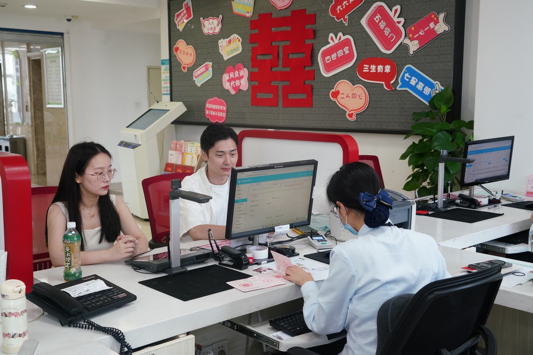 新《婚姻登记条例》施行满月 我区婚姻登记量显著增加