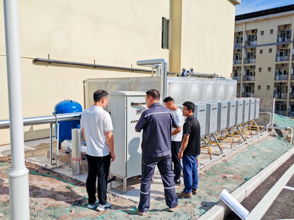 烈日下的“燃”情守护  ——重庆燃气集团北碚分公司助力轻工校学子清凉开学