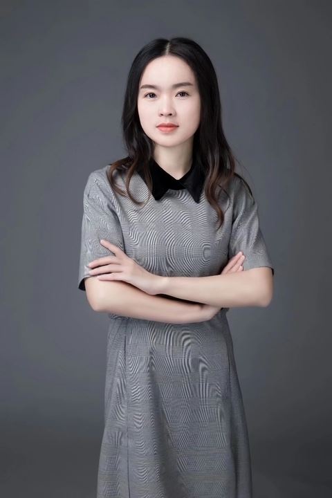 用爱浇灌绿叶的教育耕耘者     记重庆市中小学“优秀班主任”申小艳