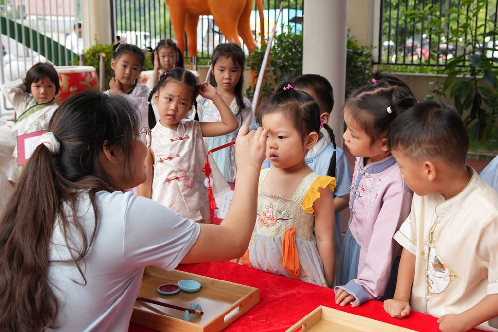 贝青幼儿园：朱砂启智润童心 爱国立志启新程