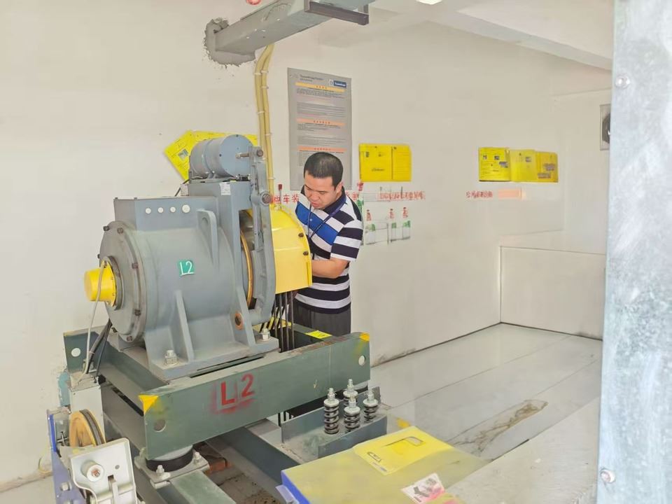 北碚开展校园特种设备安全大检查 全力护航开学季