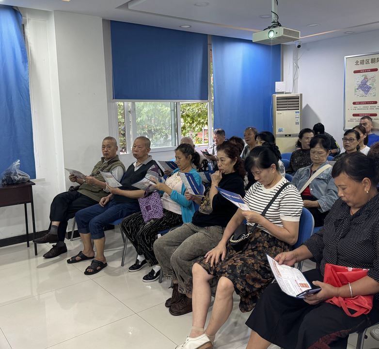 重庆燃气北碚分公司:进社区开展安全宣讲 筑牢居民用气“防护网”