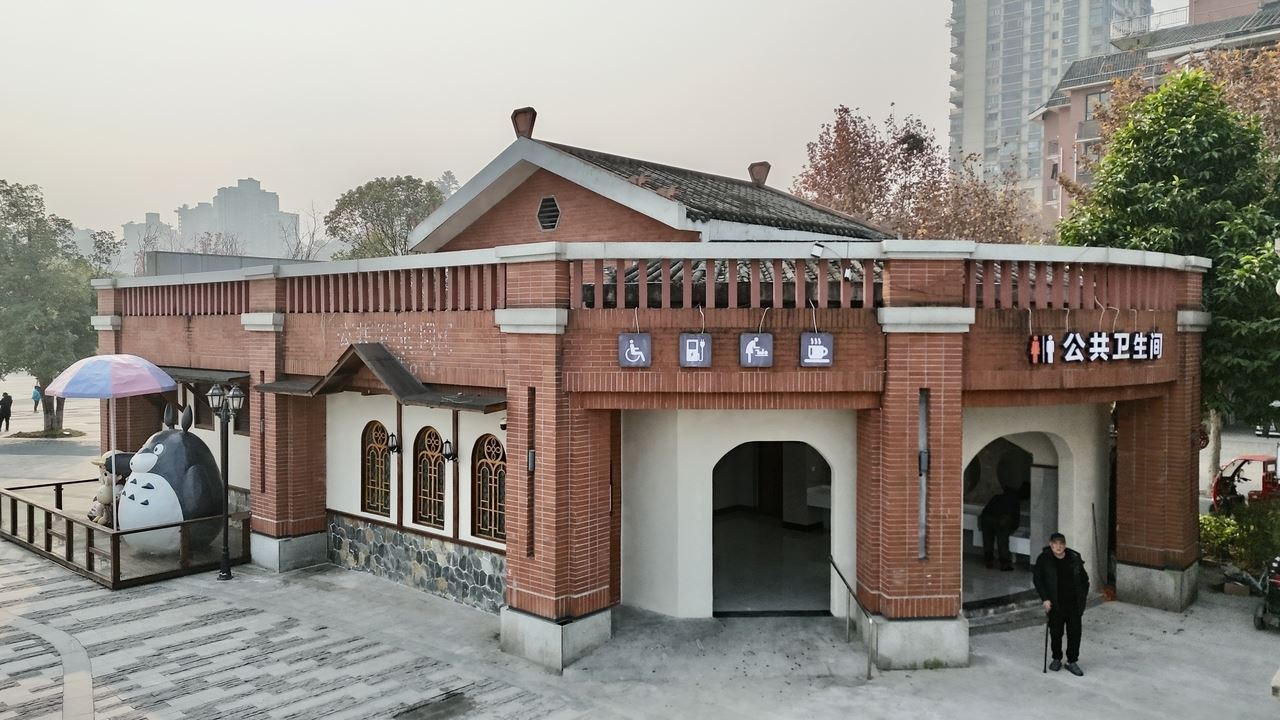 我区7座老旧公厕焕新升级 便民设施完善获市民连点赞