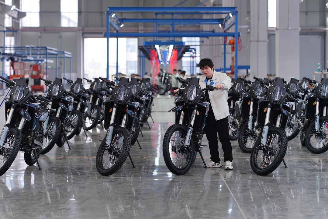 重庆北碚：开足马力赶订单 奋力冲刺全年目标