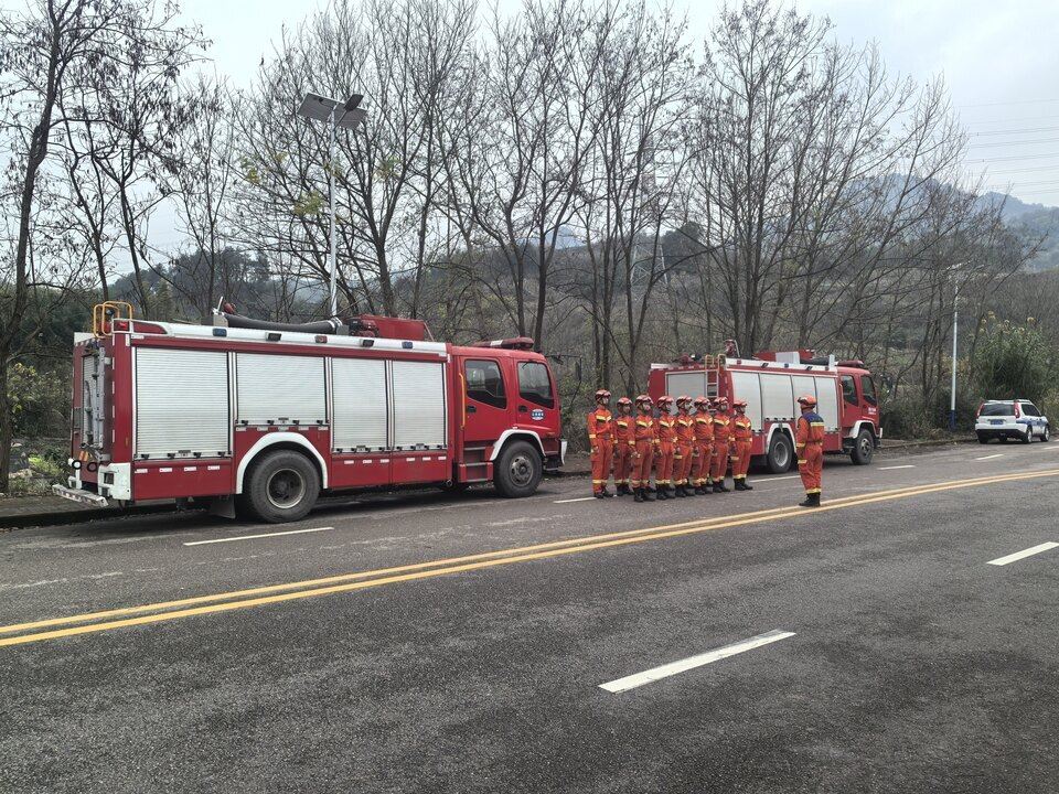 区应急管理局：开展冬季拉练集训 锤炼队伍实战能力