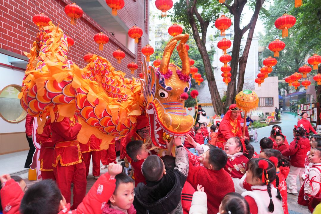实验幼儿园：非遗进校园 欢乐迎元旦