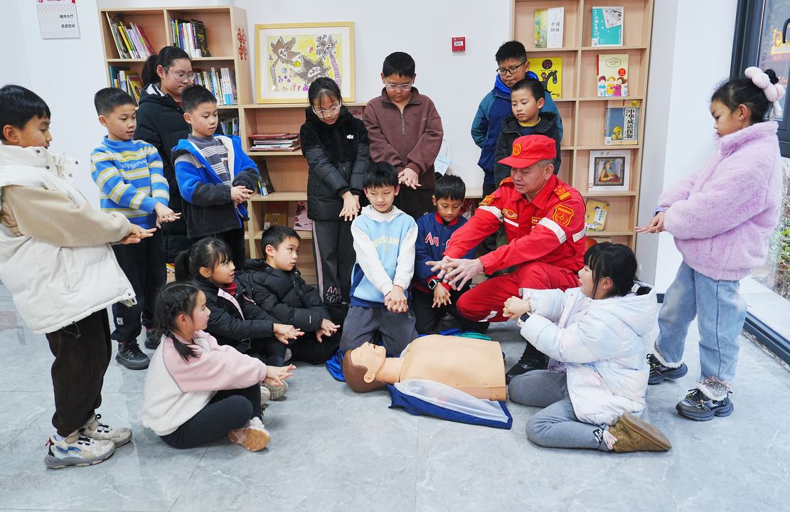 团区委：公益托管暖童心