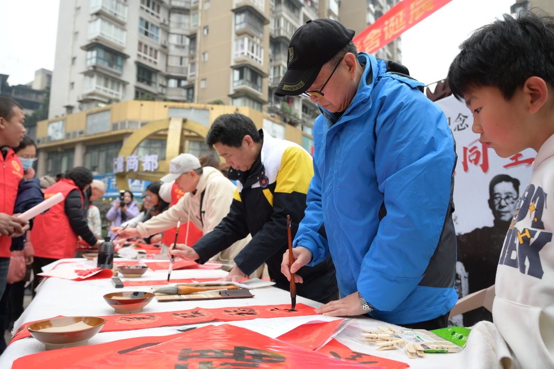 区文联开展“寻找年味 四世同堂”文化惠民活动