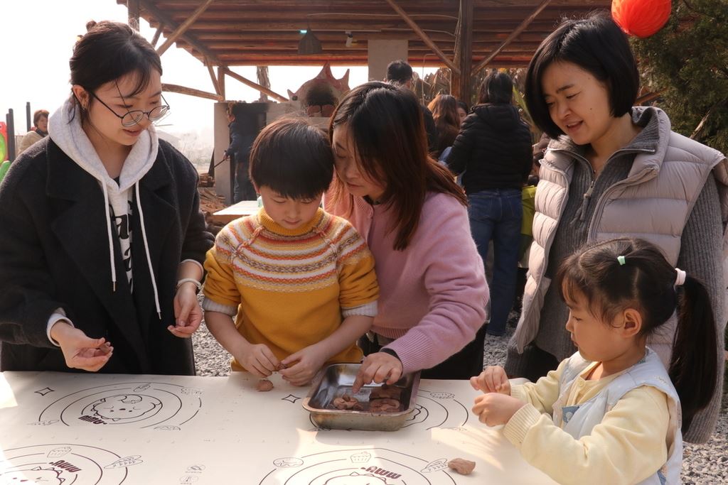 “识农知耕”农场体验课 助力亲子共成长
