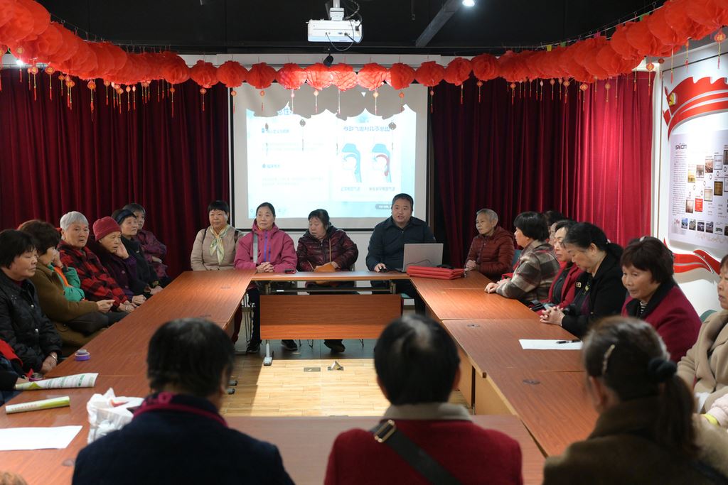 北碚区残联开展全国爱耳日科普义诊服务