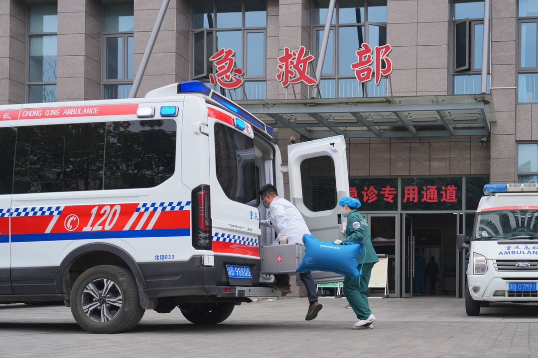新春走基层｜大年初一坚守“医”线 北碚区中医院急诊科守护生命不停歇